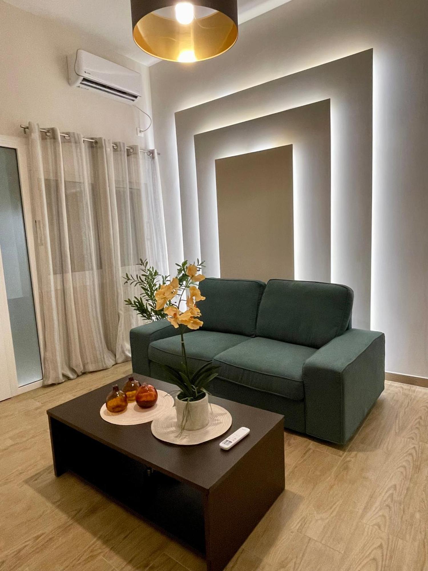 Emerald Luxury - Ath Airport