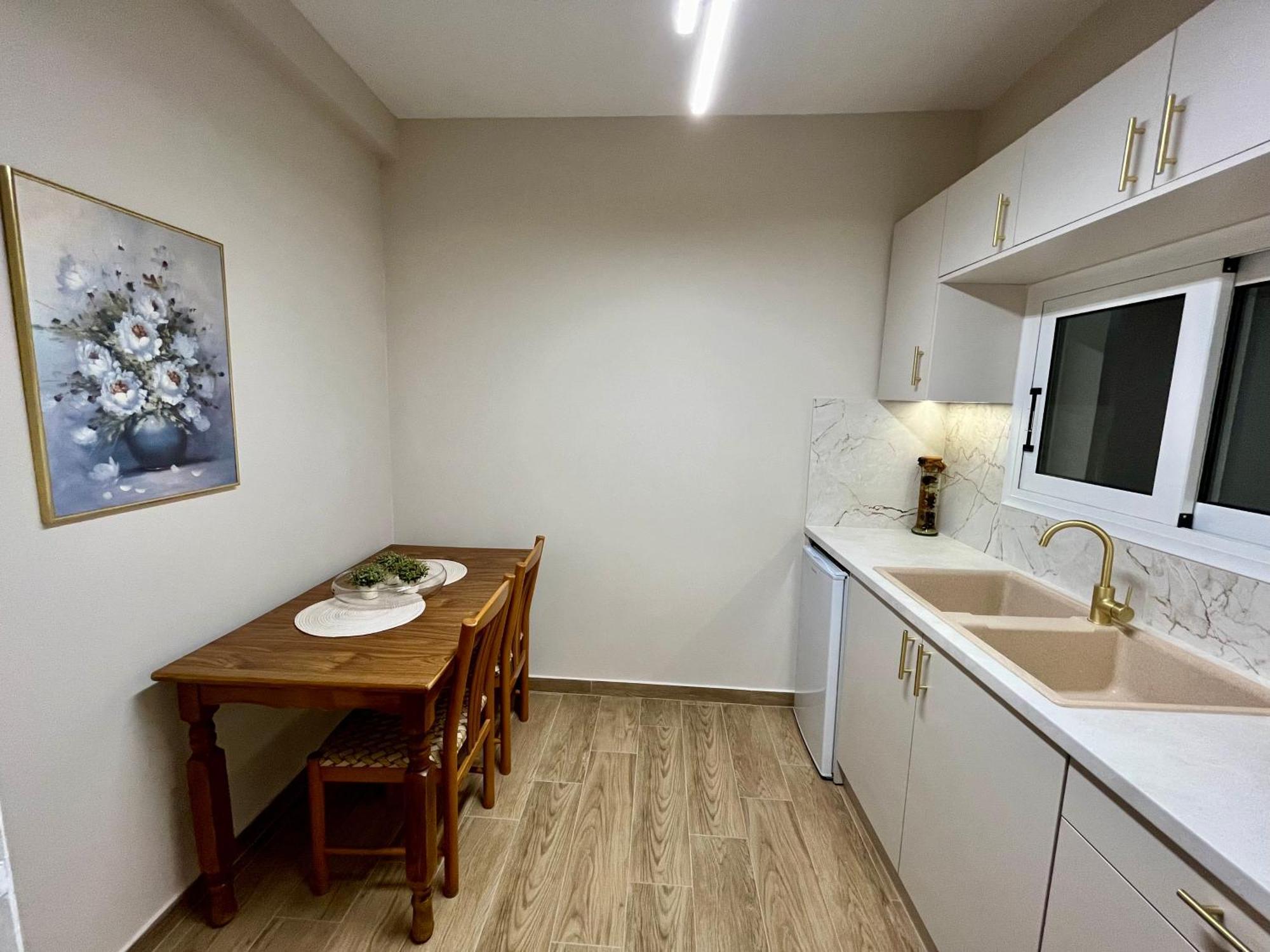 Apartment Emerald Luxury - Ath Airport *