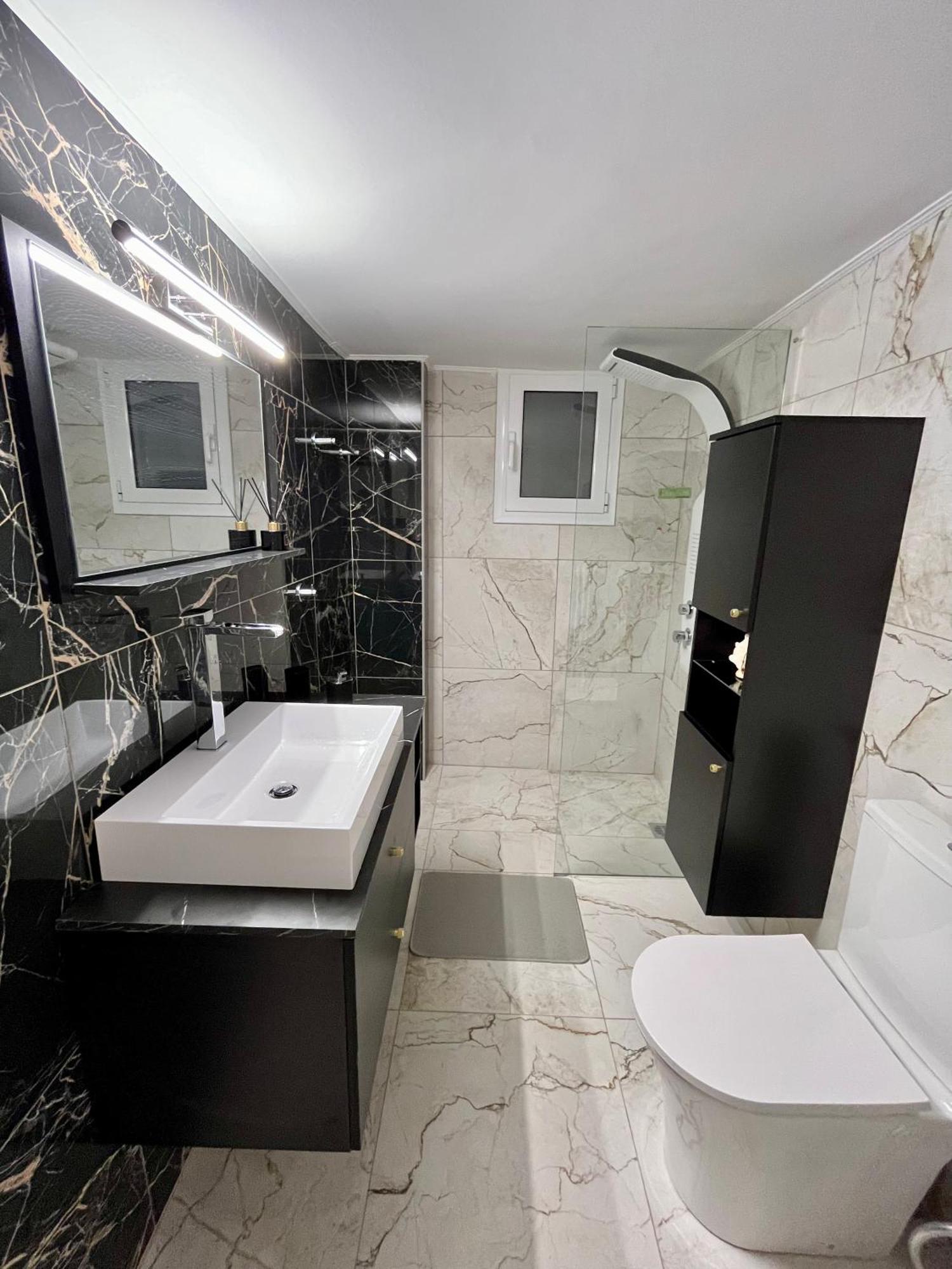 Emerald Luxury - Ath Airport Apartment *